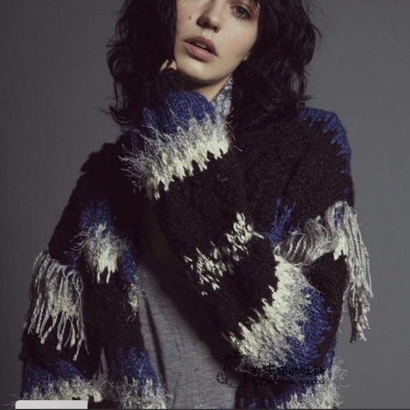 ❌SOLD❌FL&L x Knitz 💕🍋 • Crosby fringe cardigan in black and navy - Picture 2 of 14